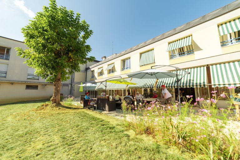 Depuis la terrasse, vous aurez vue sur le Parc du Château